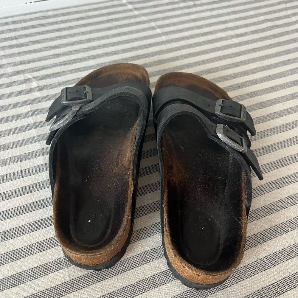 black Birkenstock Arizona sandals - Picture 5 of 16